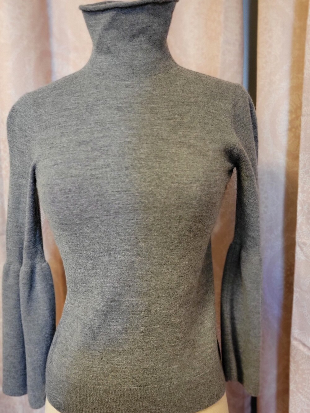 Ann Taylor Women’s Gray WOOL Turtleneck Bell-Sleeve Sweater XS